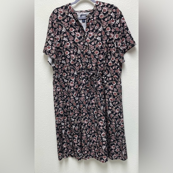 Lands' End Dresses & Skirts - Lands’ End Women’s 1X 16W 18W Cinched Waist 1/2 Button Down Black Floral Dress